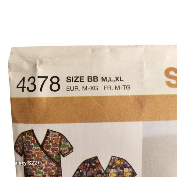 Simplicity 4378 Scrubs Sewing Pattern For Men & Women Size M-XL Easy To Sew Tops - Picture 5 of 9